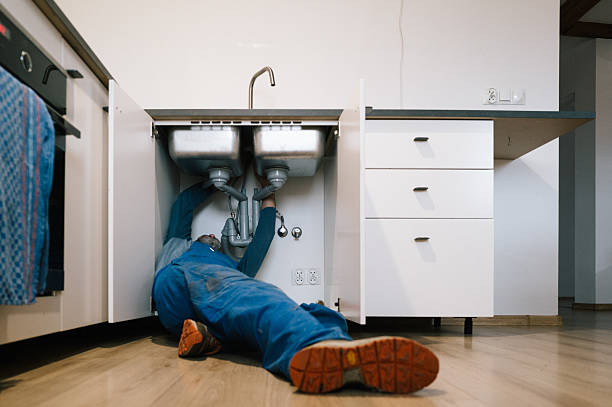 Professional Plumbing technician working in Glendale, RI